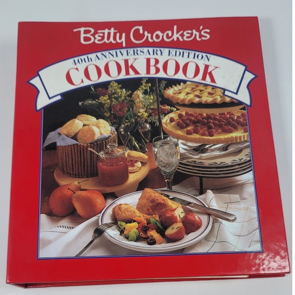 Betty Crocker 40th Anniversary Edition Cookbook Ring Binder 1991 Prentice Hall